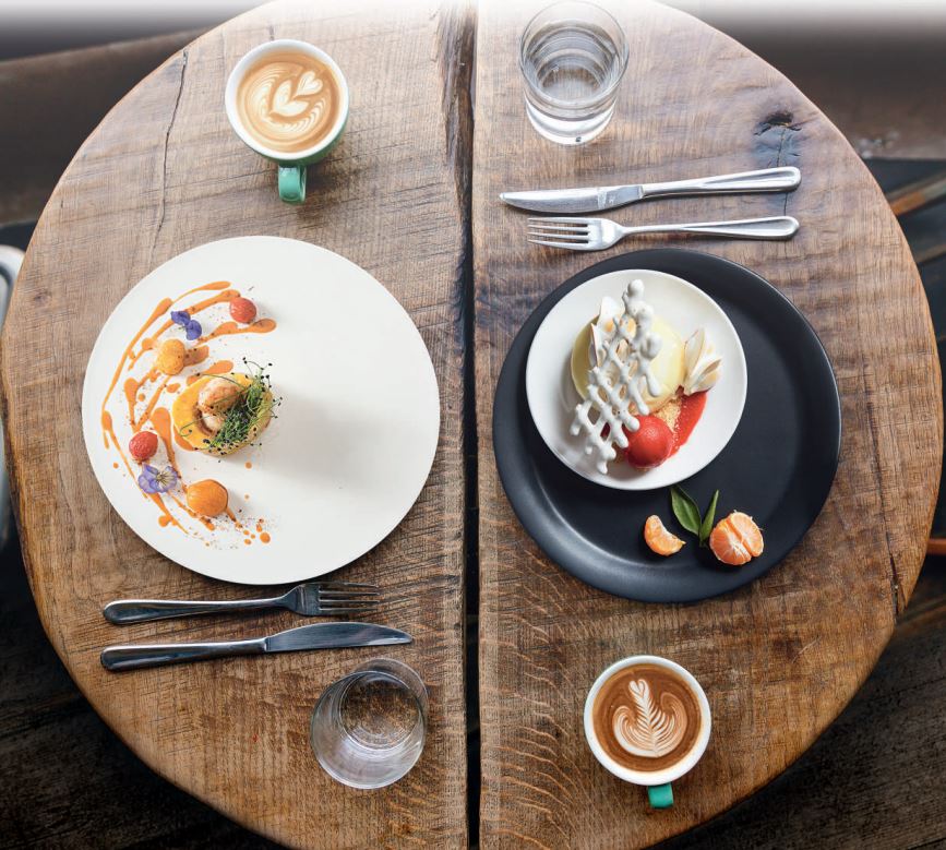 Okładka katalogu produktów na rok 2023