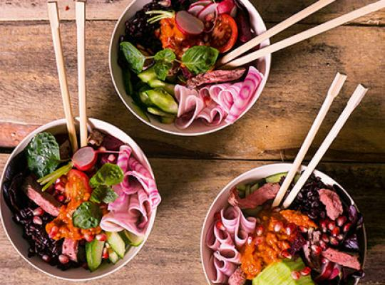 Roast beef bowl z czarnym ryżem
