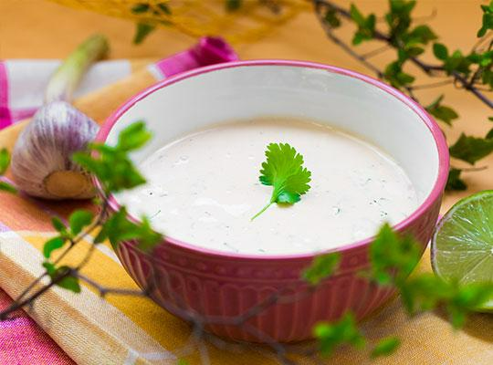 Dip majonezowy z dodatkiem białego wina