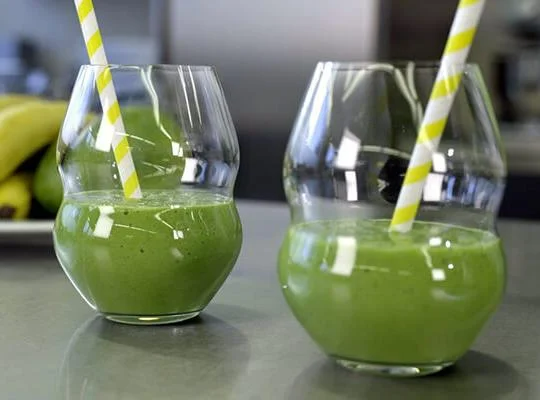 Tropikalne, zielone Smoothie