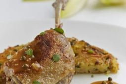 Kaczka confit w sosie z zielonym pieprzem