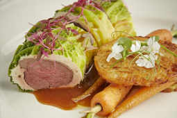 Comber z sarny w zielonej kapuście