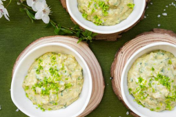 Dip z awokado i białym serem