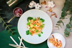 Makaron ryżowy z krewetkami