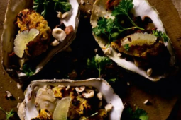 Zapiekane ostrygi z musztardą, miodem i masłem