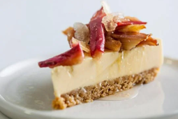 Crème Brûlée na spodzie kruchym z karmelizowanym rabarbarem