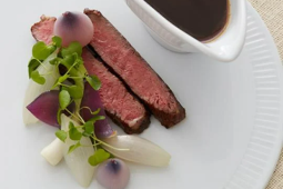 Stek z rostbefu z sosem z marynowanego pieprzu