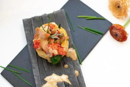 Homar z kurkami w cieście francuskim