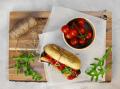 Panini z grillowaną kiełbaską 